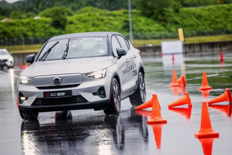 volvo-selamat-driving-experience-gallery-04