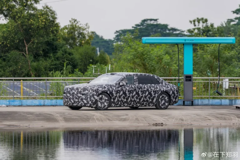 仰望HU超豪華行政房車測試車