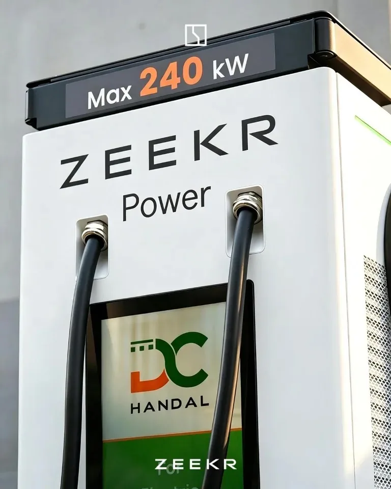 zeekr-malaysia-5000-deliveries-power-charging-gallery-01