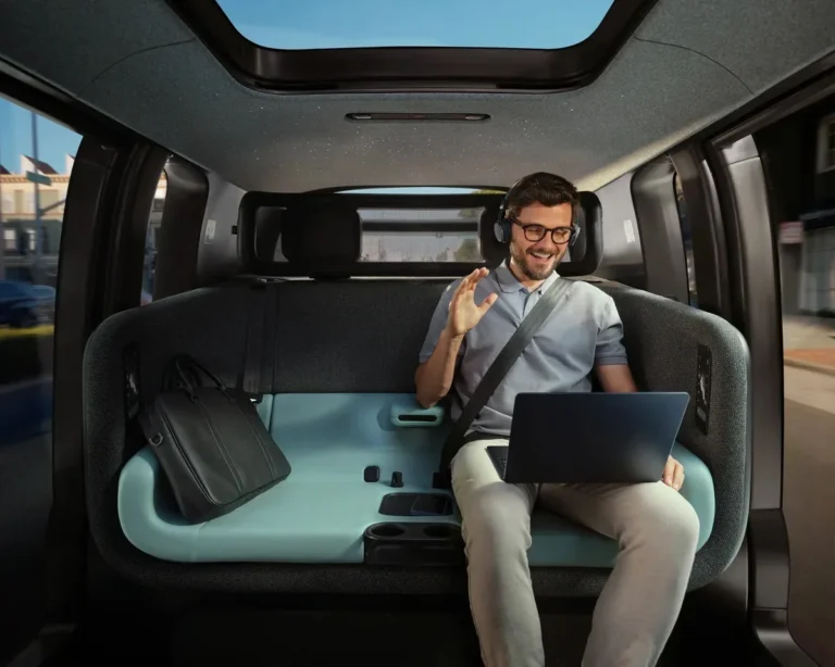 zoox-paid-robotaxi-las-vegas-regulation-2026-gallery-02