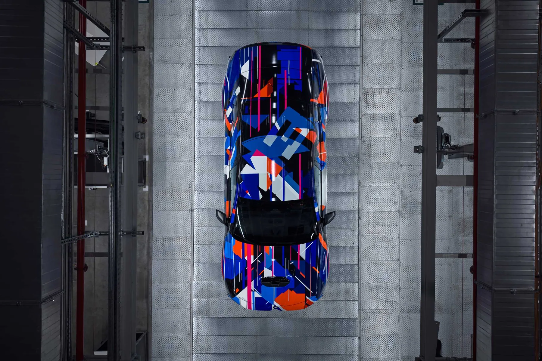 首款純電BMW M3預量產車俯視官方圖片