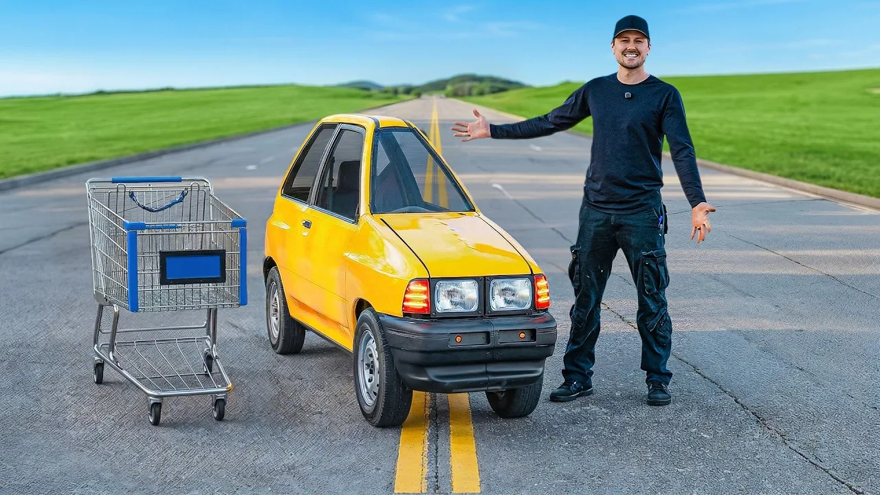 Tyler Fever早前打造的極窄版黃色Ford Festiva,旁邊是購物手推車
