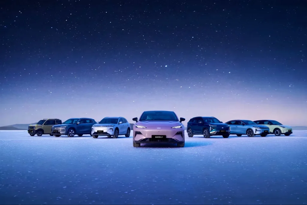 Geely Auto官方全球車型展示照片，多輛吉利汽車停在夜色下；展示車款不代表已確定在加拿大上市