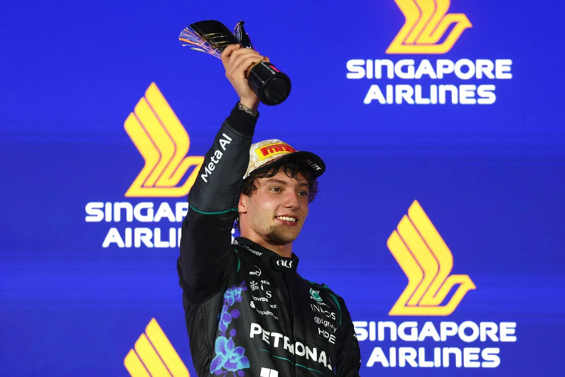 Kimi Antonelli在2026新加坡大獎賽登上頒獎台