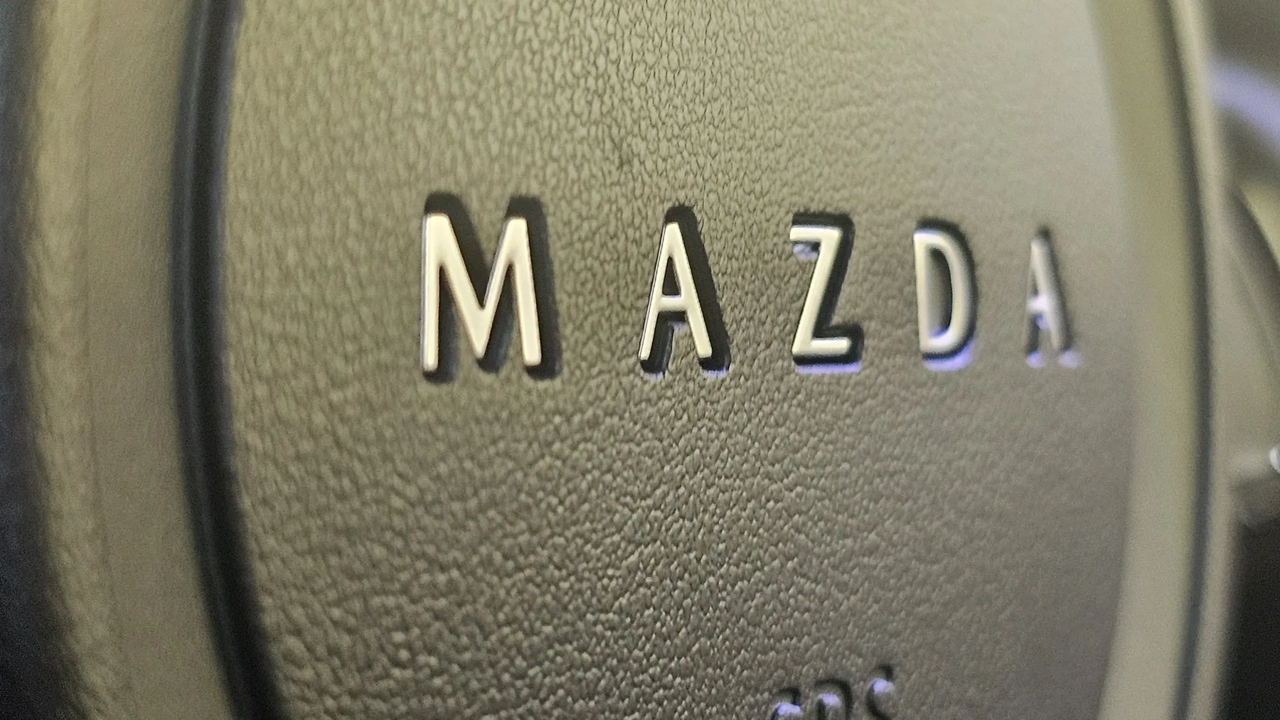 全新Mazda CX-5車內中央觸控屏幕及顯示車輛畫面的操作介面
