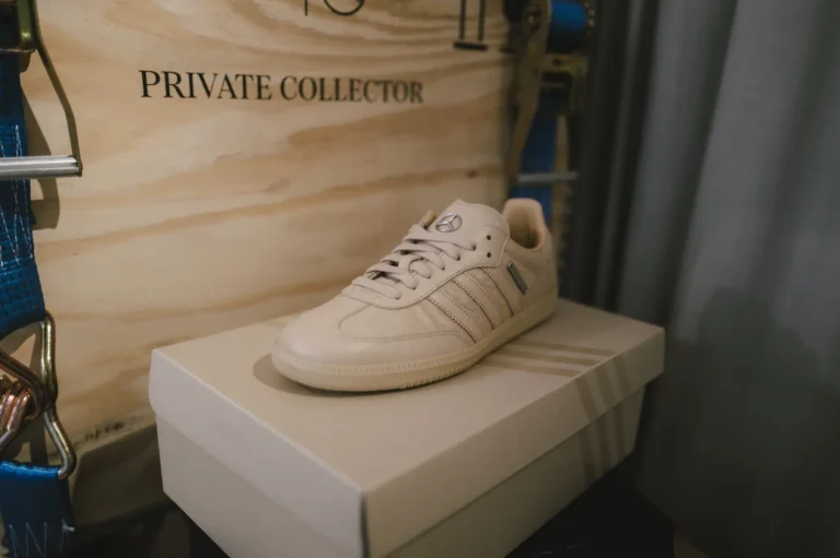 Mercedes-Benz與adidas聯名Samba OG米色鞋款Private Collector展示