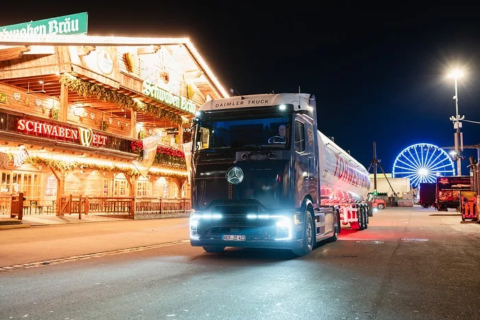 Mercedes-Benz eActros 600以Dirndl與Lederhosen主題塗裝運送啤酒