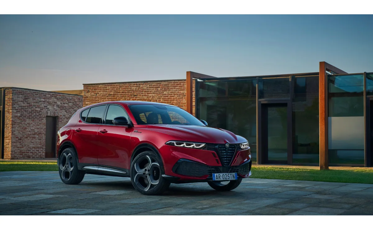 紅色Alfa Romeo Tonale官方照片