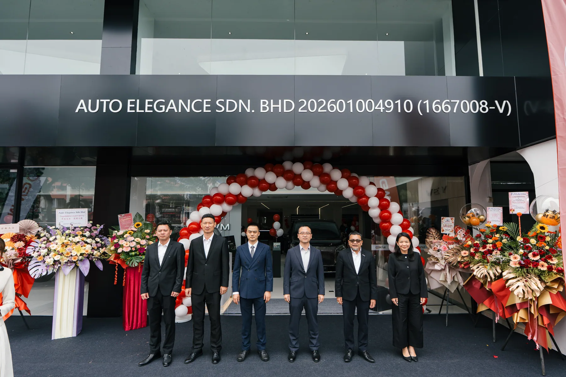 GWM Skudai 3S中心開幕現場與經營團隊合照