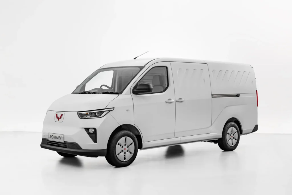 TQ WULING Porta EV白色純電商用貨車前45度角原廠形象照