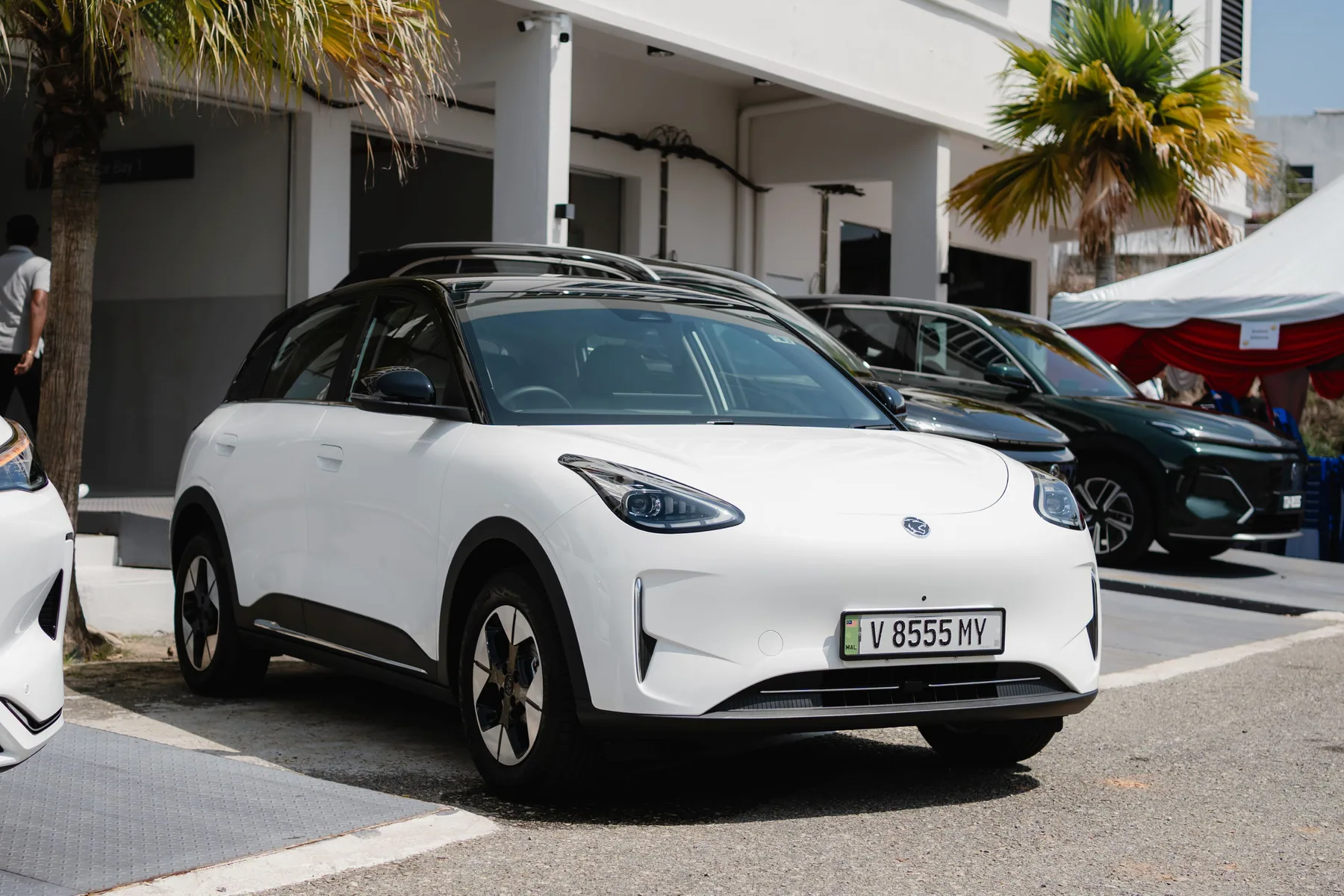 白色Proton e.MAS 5官方照片