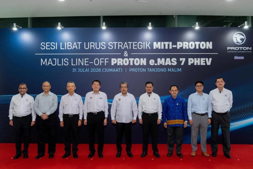 MITI代表團與PROTON管理層在丹絨馬林合影
